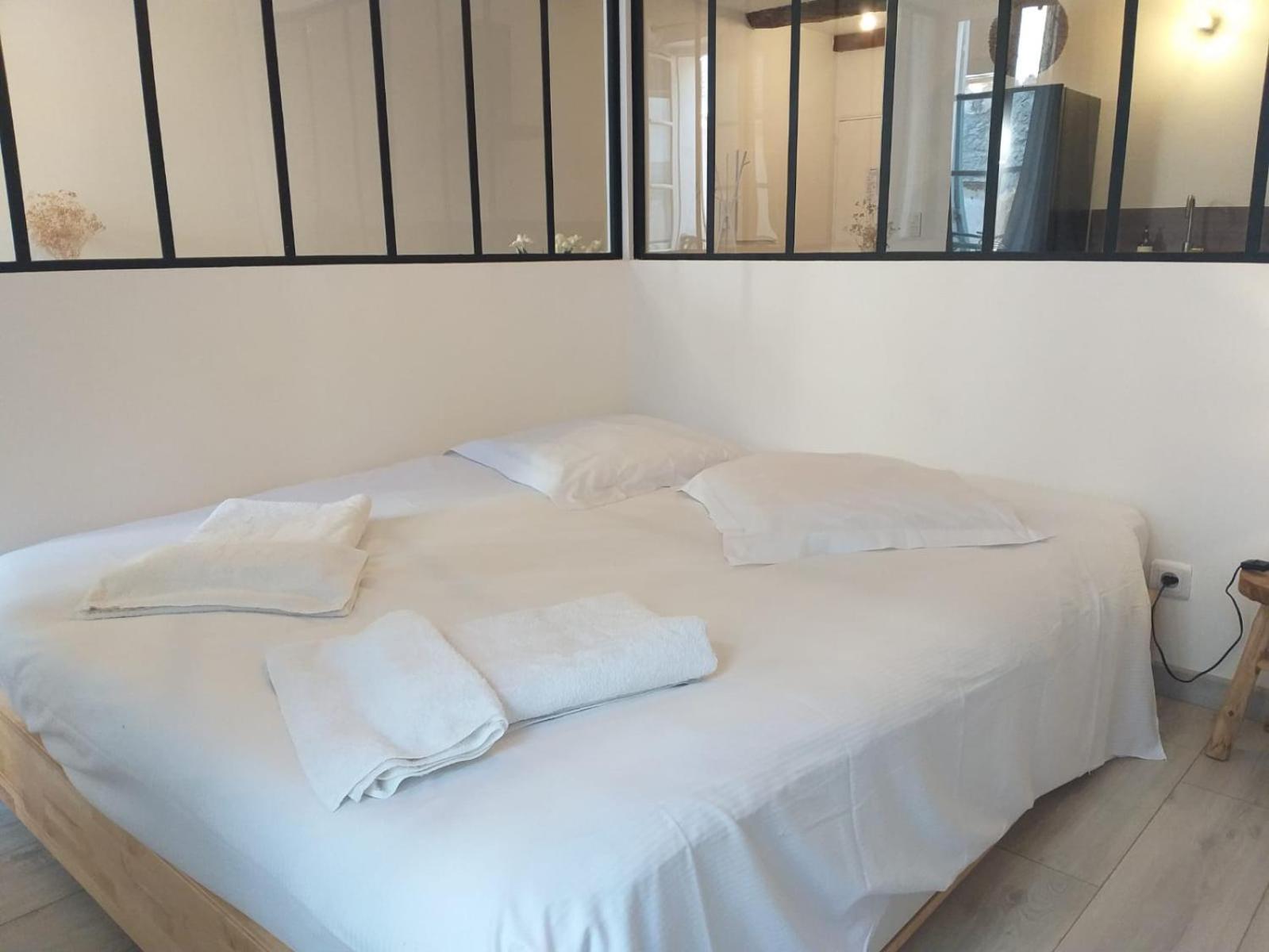 Ferienwohnung Beau Loft Au Coeur De Toulon Exterior foto